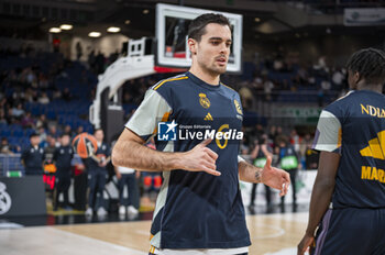 2024-01-11 - Alberto Abalde of Real Madrid seen warming up before the Euroleague basketball match between Real Madrid and Valencia at Wizink Center in Madrid, Spain. - REAL MADRID VS VALENCIA - EUROLEAGUE - BASKETBALL