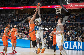 2024-01-11 - Eli Ndiaye of Real Madrid seen in action with the ball during the Euroleague basketball match between Real Madrid and Valencia at Wizink Center in Madrid, Spain. - REAL MADRID VS VALENCIA - EUROLEAGUE - BASKETBALL