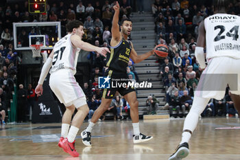 2024-01-12 - Johannes THIEMANN of Alba Berlin and Noam YAACOV of Lyon during the Turkish Airlines EuroLeague basketball match between LDLC ASVEL Villeurbanne and Alba Berlin on January 12, 2024 at Astroballe in Villeurbanne, France - BASKETBALL - EUROLEAGUE - ASVEL V ALBA BERLIN - EUROLEAGUE - BASKETBALL