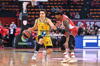 2024-01-30 - 3 Matteo Spagnolo of Alba Berlin competing with 3 Isaiah Canaan of Olympiacos Piraeus during the Euroleague, Round 24, match between Olympiacos Piraeus and Alba Berlin at Peace & Friendship Stadium on January 30, 2024, in Piraeus, Greece. - OLYMPIACOS PIRAEUS VS ALBA BERLIN - EUROLEAGUE - BASKETBALL