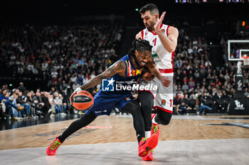 2024-03-01 - Paris LEE of ASVEL and Giampaolo RICCI of Milan during the Turkish Airlines EuroLeague basketball match between LDLC ASVEL Villeurbanne and EA7 Emporio Armani Milan on March 1, 2024 at LDLC Arena in Decines-Charpieu, France - BASKETBALL - EUROLEAGUE - ASVEL V MILAN - EUROLEAGUE - BASKETBALL