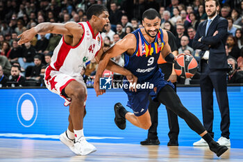 2024-03-01 - Kyle HINES of Milan and Timothe LUWAWU-CABARROT of ASVEL during the Turkish Airlines EuroLeague basketball match between LDLC ASVEL Villeurbanne and EA7 Emporio Armani Milan on March 1, 2024 at LDLC Arena in Decines-Charpieu, France - BASKETBALL - EUROLEAGUE - ASVEL V MILAN - EUROLEAGUE - BASKETBALL
