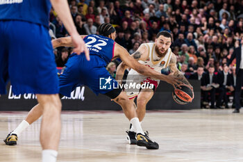 2024-03-01 - Mike James of AS Monaco in action against Jabari Parker of Fc Barcelona during the Turkish Airlines EuroLeague basketball match between FC Barcelona and AS Monaco on March 1, 2024 at Palau Blaugrana in Barcelona, Spain - BASKETBALL - EUROLEAGUE - FC BARCELONA V MONACO - EUROLEAGUE - BASKETBALL