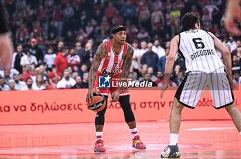 2024-03-07 - 3 Isaiah Canaan of Olympiacos Piraeus is playing during the Euroleague, Round 28, match between Olympiacos Piraeus and Virtus Segafredo Bologna at Peace & Friendship Stadium on March 7, 2024, in Piraeus, Greece. - OLYMPIACOS BC VS VIRTUS SEGAFREDO BOLOGNA - EUROLEAGUE - BASKETBALL