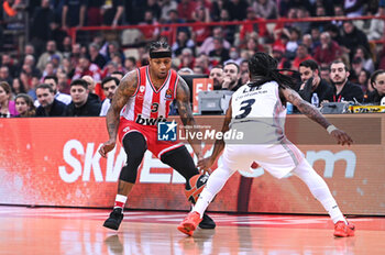 2024-03-21 - 3 Isaiah Canaan of Olympiacos Piraeus is playing during the Euroleague, Round 31, match between Olympiacos Piraeus and LDLC ASVEL Villeurbanne at Peace & Friendship Stadium on March 21, 2024, in Piraeus, Greece. - OLYMPIACOS PIRAEUS VS LDLC ASVEL VILLEURBANNE - EUROLEAGUE - BASKETBALL