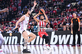 2024-03-21 - 1 Nigel Williams-Goss of Olympiacos Piraeus is playing during the Euroleague, Round 31, match between Olympiacos Piraeus and LDLC ASVEL Villeurbanne at Peace & Friendship Stadium on March 21, 2024, in Piraeus, Greece. - OLYMPIACOS PIRAEUS VS LDLC ASVEL VILLEURBANNE - EUROLEAGUE - BASKETBALL