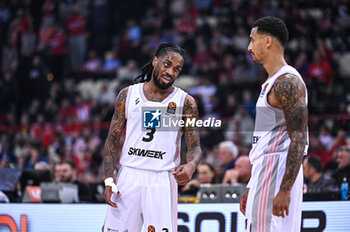2024-03-21 - 3 Paris Lee with 11 Edwin Jackson of LDLC ASVEL Villeurbanne is playing during the Euroleague, Round 31, match between Olympiacos Piraeus and LDLC ASVEL Villeurbanne at Peace & Friendship Stadium on March 21, 2024, in Piraeus, Greece. - OLYMPIACOS PIRAEUS VS LDLC ASVEL VILLEURBANNE - EUROLEAGUE - BASKETBALL