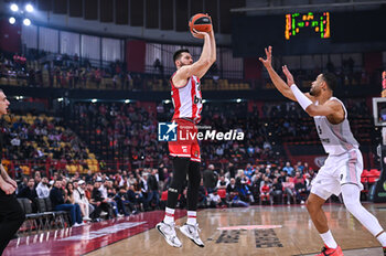 2024-03-21 - 25 Alec Peters of Olympiacos Piraeus is playing during the Euroleague, Round 31, match between Olympiacos Piraeus and LDLC ASVEL Villeurbanne at Peace & Friendship Stadium on March 21, 2024, in Piraeus, Greece. - OLYMPIACOS PIRAEUS VS LDLC ASVEL VILLEURBANNE - EUROLEAGUE - BASKETBALL