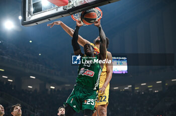 22/03/2024 - 25 Kendrick Nunn of Panathinaikos AKTOR Athens is playing during the Euroleague, Round 31, match between Panathinaikos AKTOR Athens and FC Barcelona at Oaka Altion Arena on March 22, 2024, in Athens, Greece. - PANATHINAIKOS AKTOR ATHENS VS FC BARCELONA - EUROLEAGUE - BASKET