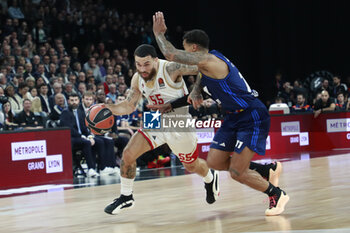 2024-03-28 - Mike JAMES of Monaco and Edwin JACKSON of Lyon during the Turkish Airlines EuroLeague basketball match between LDLC ASVEL Villeurbanne and AS Monaco on March 28, 2024 at LDLC Arena in Decines-Charpieu, France - BASKETBALL - EUROLEAGUE - ASVEL V MONACO - EUROLEAGUE - BASKETBALL
