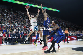 2024-03-28 - Mike JAMES of Monaco and Mike SCOTT of Lyon during the Turkish Airlines EuroLeague basketball match between LDLC ASVEL Villeurbanne and AS Monaco on March 28, 2024 at LDLC Arena in Decines-Charpieu, France - BASKETBALL - EUROLEAGUE - ASVEL V MONACO - EUROLEAGUE - BASKETBALL