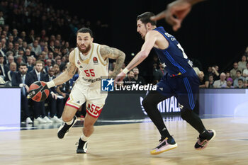 2024-03-28 - Mike JAMES of Monaco and Nando DE COLO of Lyon during the Turkish Airlines EuroLeague basketball match between LDLC ASVEL Villeurbanne and AS Monaco on March 28, 2024 at LDLC Arena in Decines-Charpieu, France - BASKETBALL - EUROLEAGUE - ASVEL V MONACO - EUROLEAGUE - BASKETBALL