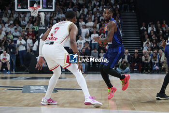 2024-03-28 - Paris LEE of Lyon and Jordan LOYD of Monaco during the Turkish Airlines EuroLeague basketball match between LDLC ASVEL Villeurbanne and AS Monaco on March 28, 2024 at LDLC Arena in Decines-Charpieu, France - BASKETBALL - EUROLEAGUE - ASVEL V MONACO - EUROLEAGUE - BASKETBALL