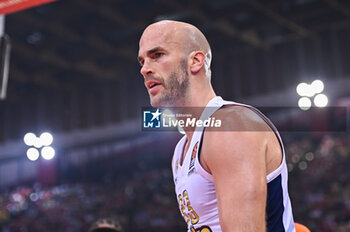 2024-04-12 - 33 Nick Calathes of Fenerbahce Beko Istanbul is playing during the Euroleague, Round 34, match between Olympiacos Piraeus and Fenerbahce Beko Istanbul at Peace & Friendship Stadium on April 12, 2024, in Piraeus, Greece. - OLYMPIACOS PIRAEUS VS FENERBAHCE BEKO ISTANBUL - EUROLEAGUE - BASKETBALL