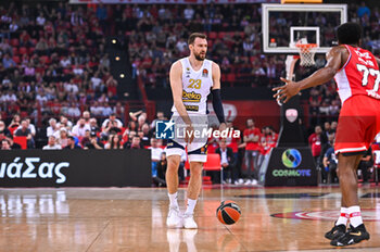 2024-04-12 - 23 Marko Guduric of Fenerbahce Beko Istanbul is playing during the Euroleague, Round 34, match between Olympiacos Piraeus and Fenerbahce Beko Istanbul at Peace & Friendship Stadium on April 12, 2024, in Piraeus, Greece. - OLYMPIACOS PIRAEUS VS FENERBAHCE BEKO ISTANBUL - EUROLEAGUE - BASKETBALL