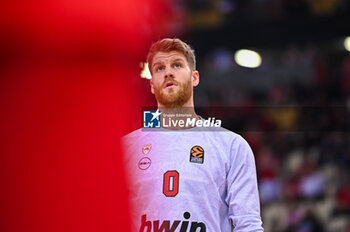 2024-04-12 - 0 Thomas Walkup of Olympiacos Piraeus is playing during the Euroleague, Round 34, match between Olympiacos Piraeus and Fenerbahce Beko Istanbul at Peace & Friendship Stadium on April 12, 2024, in Piraeus, Greece. - OLYMPIACOS PIRAEUS VS FENERBAHCE BEKO ISTANBUL - EUROLEAGUE - BASKETBALL