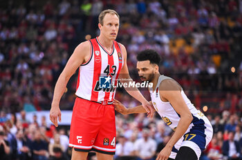 2024-04-12 - 43 Luke Sikma of Olympiacos Piraeus competing with 17 Amine Noua of Fenerbahce Beko Istanbul during the Euroleague, Round 34, match between Olympiacos Piraeus and Fenerbahce Beko Istanbul at Peace & Friendship Stadium on April 12, 2024, in Piraeus, Greece. - OLYMPIACOS PIRAEUS VS FENERBAHCE BEKO ISTANBUL - EUROLEAGUE - BASKETBALL