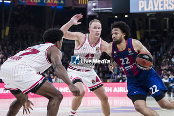 2024-04-24 - Jabari Parker of FC Barcelona and Shaquielle McKissic, Luke Sikma of Olympiacos during the Turkish Airlines EuroLeague basketball match between FC Barcelona and Olympiacos Piraeus on April 24, 2024 at Palau Blaugrana in Barcelona, Spain - BASKETBALL - EUROLEAGUE - BARCELONA V OLYMPIACOS PIRAEUS - EUROLEAGUE - BASKETBALL