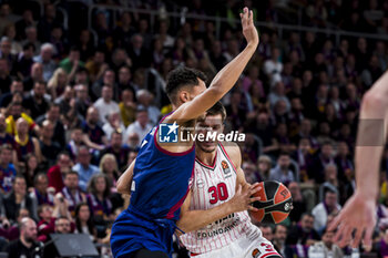 24/04/2024 - Filip Petrusev of Olympiacos and Oscar da Silva of FC Barcelona during the Turkish Airlines EuroLeague basketball match between FC Barcelona and Olympiacos Piraeus on April 24, 2024 at Palau Blaugrana in Barcelona, Spain - BASKETBALL - EUROLEAGUE - BARCELONA V OLYMPIACOS PIRAEUS - EUROLEAGUE - BASKET
