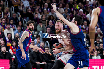 2024-04-24 - Ignas Brazdeikis of Olympiacos and Alex Abrines of FC Barcelona during the Turkish Airlines EuroLeague basketball match between FC Barcelona and Olympiacos Piraeus on April 24, 2024 at Palau Blaugrana in Barcelona, Spain - BASKETBALL - EUROLEAGUE - BARCELONA V OLYMPIACOS PIRAEUS - EUROLEAGUE - BASKETBALL