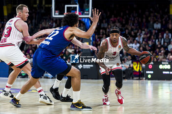 2024-04-24 - Isaiah Canaan of Olympiacos during the Turkish Airlines EuroLeague basketball match between FC Barcelona and Olympiacos Piraeus on April 24, 2024 at Palau Blaugrana in Barcelona, Spain - BASKETBALL - EUROLEAGUE - BARCELONA V OLYMPIACOS PIRAEUS - EUROLEAGUE - BASKETBALL