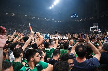 2024-05-07 - Panathinaikos Athens supporters are having fun after the victory at the Euroleague, Playoff D, Game 5, match between Panathinaikos Athens and Maccabi Playtika Tel Aviv at Oaka Altion on May 7, 2024, in Athens, Greece. - PANATHINAIKOS AKTOR ATHENS VS MACCABI TEL AVIV, PLAYOFFS D, GAME 5 - EUROLEAGUE - BASKETBALL