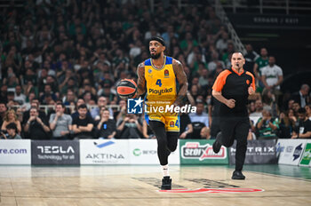07/05/2024 - 4 Lorenzo Brown of Maccabi Playtika Tel Aviv during the Euroleague, Playoff D, Game 5, match between Panathinaikos Athens and Maccabi Playtika Tel Aviv at Oaka Altion on May 7, 2024, in Athens, Greece. - PANATHINAIKOS AKTOR ATHENS VS MACCABI TEL AVIV, PLAYOFFS D, GAME 5 - EUROLEAGUE - BASKET