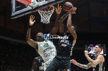 2024-10-15 - Bryant Dunston (Zalgiris) c\Will Clyburn (Virtus Bologna) during the basketball Turkish Airlines Euroleague match between Virtus Segafredo Bologna and Zalgiris Kaunas at the Unipol Arena, Casalecchio (Bologna), Italy, October 15, 2024 - photo: Michele Nucci - SEGAFREDO VIRTUS BOLOGNA VS ZALGIRIS KAUNAS - EUROLEAGUE - BASKETBALL