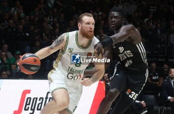 2024-10-15 - Ignas Brazdeikis (Zalgiris) (L) in action thwarted by Momo Diouf (Virtus Bologna) during the basketball Turkish Airlines Euroleague match between Virtus Segafredo Bologna and Zalgiris Kaunas at the Unipol Arena, Casalecchio (Bologna), Italy, October 15, 2024 - photo: Michele Nucci - SEGAFREDO VIRTUS BOLOGNA VS ZALGIRIS KAUNAS - EUROLEAGUE - BASKETBALL