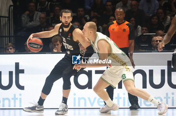 2024-10-15 - Ignas Brazdeikis (Zalgiris) in action thwarted by Tornike Shengelia (Virtus Bologna) during the basketball Turkish Airlines Euroleague match between Virtus Segafredo Bologna and Zalgiris Kaunas at the Unipol Arena, Casalecchio (Bologna), Italy, October 15, 2024 - photo: Michele Nucci - SEGAFREDO VIRTUS BOLOGNA VS ZALGIRIS KAUNAS - EUROLEAGUE - BASKETBALL