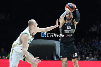 2024-10-15 - Isaia Cordinier (Virtus Bologna) in action thwarted by Alen Smailagic (Zalgiris) during the basketball Turkish Airlines Euroleague match between Virtus Segafredo Bologna and Zalgiris Kaunas at the Unipol Arena, Casalecchio (Bologna), Italy, October 15, 2024 - photo: Michele Nucci - SEGAFREDO VIRTUS BOLOGNA VS ZALGIRIS KAUNAS - EUROLEAGUE - BASKETBALL