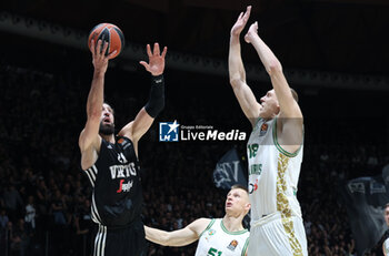 2024-10-15 - Tornike Shengelia (Virtus Bologna) in action thwarted by Alen Smailagic (Zalgiris) during the basketball Turkish Airlines Euroleague match between Virtus Segafredo Bologna and Zalgiris Kaunas at the Unipol Arena, Casalecchio (Bologna), Italy, October 15, 2024 - photo: Michele Nucci - SEGAFREDO VIRTUS BOLOGNA VS ZALGIRIS KAUNAS - EUROLEAGUE - BASKETBALL