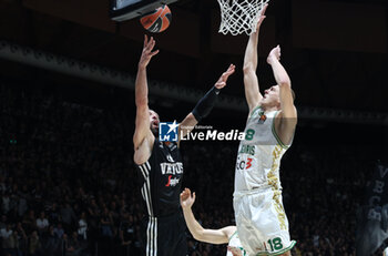 2024-10-15 - Tornike Shengelia (Virtus Bologna) in action thwarted by Alen Smailagic (Zalgiris) during the basketball Turkish Airlines Euroleague match between Virtus Segafredo Bologna and Zalgiris Kaunas at the Unipol Arena, Casalecchio (Bologna), Italy, October 15, 2024 - photo: Michele Nucci - SEGAFREDO VIRTUS BOLOGNA VS ZALGIRIS KAUNAS - EUROLEAGUE - BASKETBALL