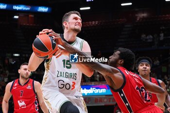 2024-10-17 - Laurynas Birutis (Zalgiris Kaunas) thwarted by Armoni Brooks (EA7 Emporio Armani Olimpia Milano) - EA7 EMPORIO ARMANI MILANO VS ZALGIRIS KAUNAS - EUROLEAGUE - BASKETBALL