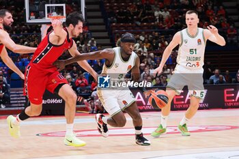 2024-10-17 - Sylvain Francisco (Zalgiris Kaunas) & Leandro Bolmaro (EA7 Emporio Armani Olimpia Milano) - EA7 EMPORIO ARMANI MILANO VS ZALGIRIS KAUNAS - EUROLEAGUE - BASKETBALL