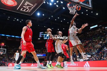 2024-10-17 - Bryant Dunston (Zalgiris Kaunas) - EA7 EMPORIO ARMANI MILANO VS ZALGIRIS KAUNAS - EUROLEAGUE - BASKETBALL