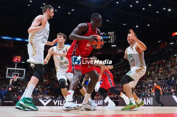 2024-10-17 - Ousmane Diop (EA7 Emporio Armani Olimpia Milano) - EA7 EMPORIO ARMANI MILANO VS ZALGIRIS KAUNAS - EUROLEAGUE - BASKETBALL