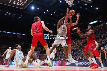 2024-10-17 - Bryant Dunston (Zalgiris Kaunas) - EA7 EMPORIO ARMANI MILANO VS ZALGIRIS KAUNAS - EUROLEAGUE - BASKETBALL