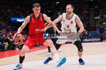 2024-10-17 - Nenad Dimitrijvevic (EA7 Emporio Armani Olimpia Milano) & Lukas Lekavicius (Zalgiris Kaunas) - EA7 EMPORIO ARMANI MILANO VS ZALGIRIS KAUNAS - EUROLEAGUE - BASKETBALL