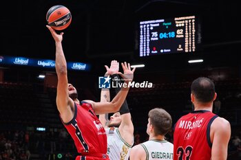 2024-10-17 - Shavon Shields (EA7 Emporio Armani Olimpia Milano) - EA7 EMPORIO ARMANI MILANO VS ZALGIRIS KAUNAS - EUROLEAGUE - BASKETBALL