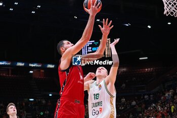 2024-10-17 - Nikola Mirotic (EA7 Emporio Armani Olimpia Milano) & Alen Smailagic (Zalgiris Kaunas) - EA7 EMPORIO ARMANI MILANO VS ZALGIRIS KAUNAS - EUROLEAGUE - BASKETBALL