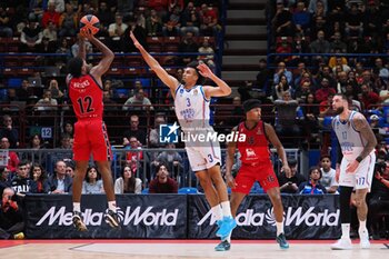 2024-10-24 - Armoni Brooks (EA7 Emporio Armani Olimpia Milano) 39 & Jordan Nwora (Anadolu Efes Istanbul) - EA7 EMPORIO ARMANI MILANO VS ANADOLU EFES ISTANBUL - EUROLEAGUE - BASKETBALL