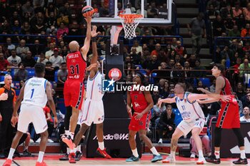 2024-10-24 - Shavon Shields (EA7 Emporio Armani Olimpia Milano) - EA7 EMPORIO ARMANI MILANO VS ANADOLU EFES ISTANBUL - EUROLEAGUE - BASKETBALL