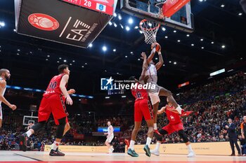 2024-10-24 - Dan Oturo (Anadolu Efes Istanbul) - EA7 EMPORIO ARMANI MILANO VS ANADOLU EFES ISTANBUL - EUROLEAGUE - BASKETBALL