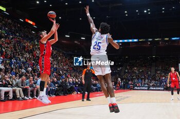 2024-10-24 - Giampaolo Ricci (EA7 Emporio Armani Olimpia Milano) & Dan Oturo (Anadolu Efes Istanbul) - EA7 EMPORIO ARMANI MILANO VS ANADOLU EFES ISTANBUL - EUROLEAGUE - BASKETBALL