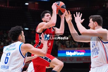 2024-10-24 - Leandro Bolmaro (EA7 Emporio Armani Olimpia Milano) - EA7 EMPORIO ARMANI MILANO VS ANADOLU EFES ISTANBUL - EUROLEAGUE - BASKETBALL