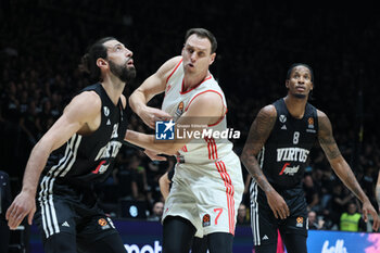 2024-10-29 - Johannes Voigtmann (Bayern) in action thwarted by Tornike Shengelia (Virtus Bologna) during the basketball Turkish Airlines Euroleague match between Virtus Segafredo Bologna and Bayern Monaco at the Unipol Arena, Casalecchio (Bologna), Italy, October 29, 2024 - photo: Michele Nucci - SEGAFREDO VIRTUS BOLOGNA VS BAYERN MUNICH - EUROLEAGUE - BASKETBALL