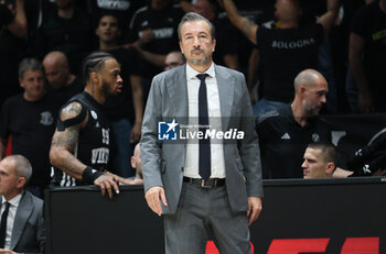 2024-10-29 - Luca Banchi, head coach of Virtus Bologna during the basketball Turkish Airlines Euroleague match between Virtus Segafredo Bologna and Bayern Monaco at the Unipol Arena, Casalecchio (Bologna), Italy, October 29, 2024 - photo: Michele Nucci - SEGAFREDO VIRTUS BOLOGNA VS BAYERN MUNICH - EUROLEAGUE - BASKETBALL