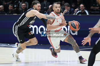 2024-10-29 - Carsen Edwards (Bayern) (R) in action thwarted by Isaia Cordinier (Virtus Bologna) during the basketball Turkish Airlines Euroleague match between Virtus Segafredo Bologna and Bayern Monaco at the Unipol Arena, Casalecchio (Bologna), Italy, October 29, 2024 - photo: Michele Nucci - SEGAFREDO VIRTUS BOLOGNA VS BAYERN MUNICH - EUROLEAGUE - BASKETBALL