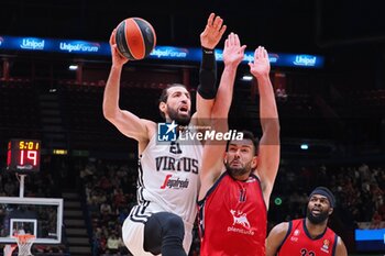 2024-10-31 - Tornike Shengelia (Virtus Segafredo Bologna) & Giampaolo Ricci (EA7 Emporio Armani Olimpia Milano) - EA7 EMPORIO ARMANI MILANO VS SEGAFREDO VIRTUS BOLOGNA - EUROLEAGUE - BASKETBALL